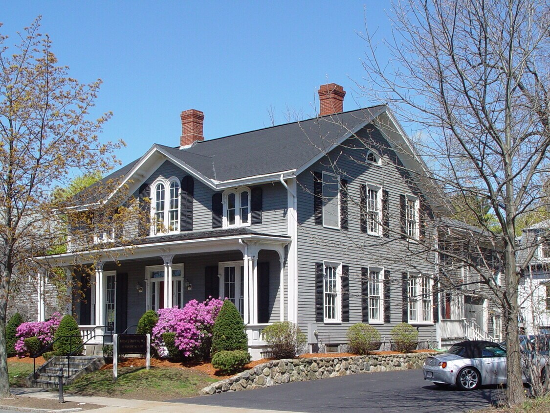 21 Chestnut St, Wakefield, MA 01880 Apartments in Wakefield, MA