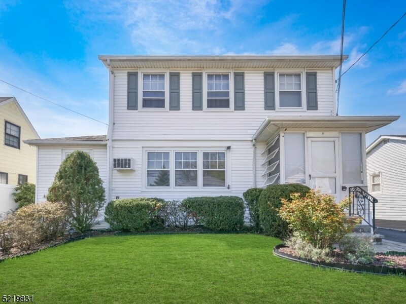 8 Washington Ave Unit B, Summit, NJ 07901 Room for Rent in Summit, NJ