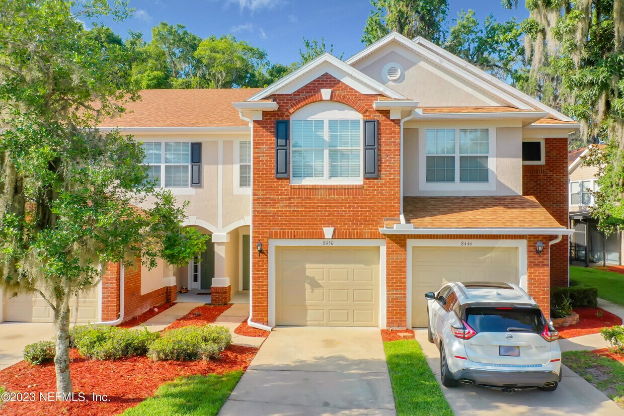 8450 Drayton Park Dr, Jacksonville, FL 32216 House Rental in