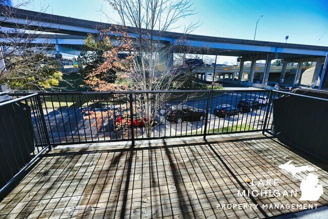 Foto del edificio - 600 Broadway Ave NW