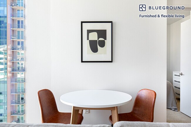 Foto del edificio - 288 106th Ave NE