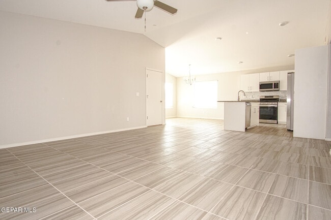 Building Photo - 14740 Charles Foster Ave