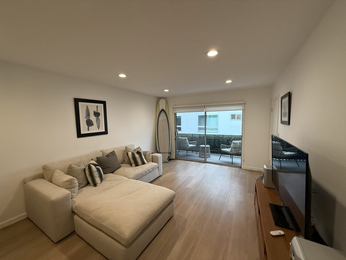 MAIN LIVING AREA - 1737 Butler Ave