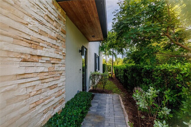 Foto del edificio - 10590 NW 78th Terrace