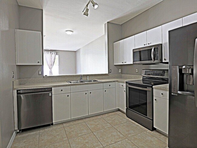 Foto del edificio - Forest Lake Townhomes 3605-107