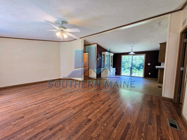 Building Photo - 73 Rte 106