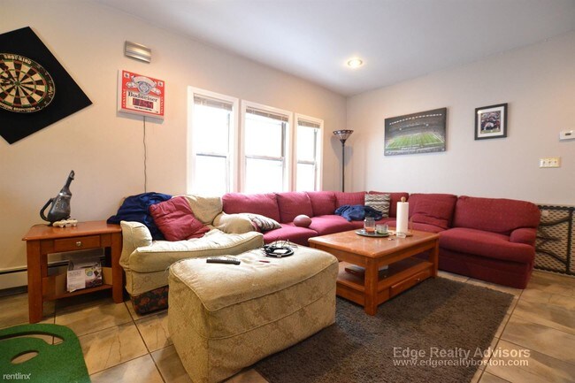 Foto del edificio - 117-119 Glenville Ave