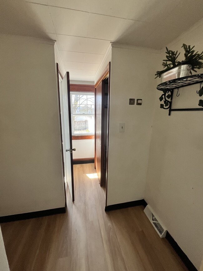 Foto del edificio - 239 Poplar St