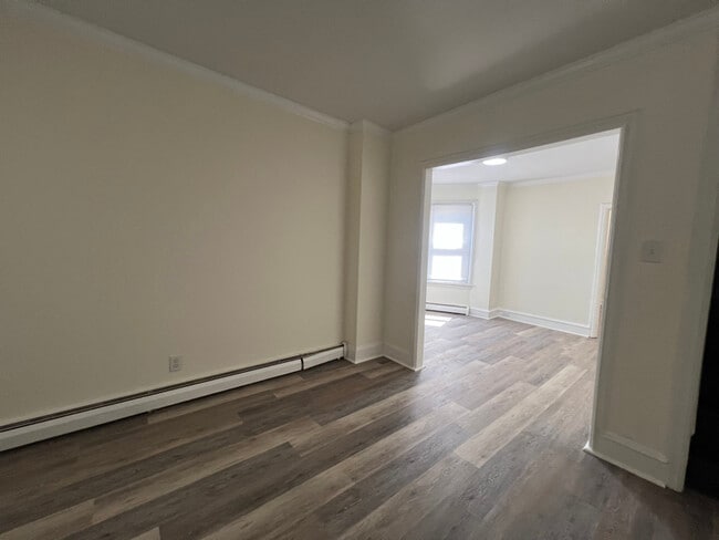 Foto del edificio - 823 Maple Ave