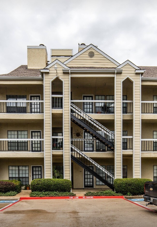 4800 W Lovers Ln, Dallas, TX 75209 Condo for Rent in Dallas, TX