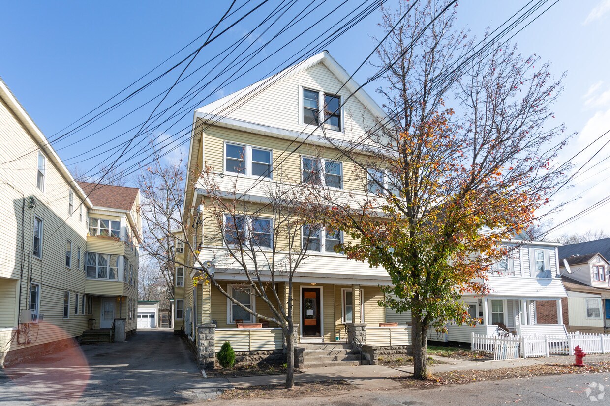 Foto del edificio - 947-949 Maple Ave