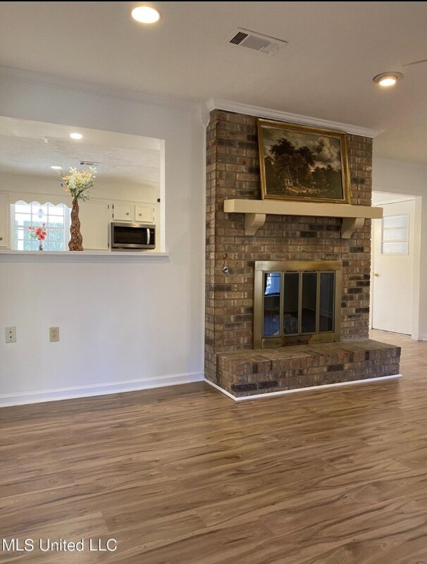 Building Photo - 904 Longwood Pl