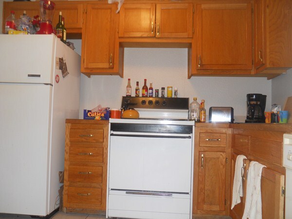 Kitchen - 1320 N Manhattan Ave