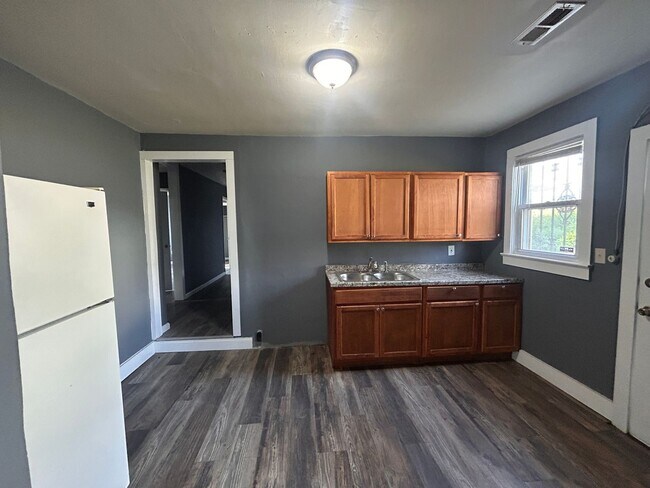 Foto del edificio - 5 bedroom in missionary ridge! Section 8 a...