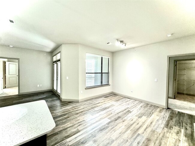 Foto del edificio - 3788 Richmond Ave.