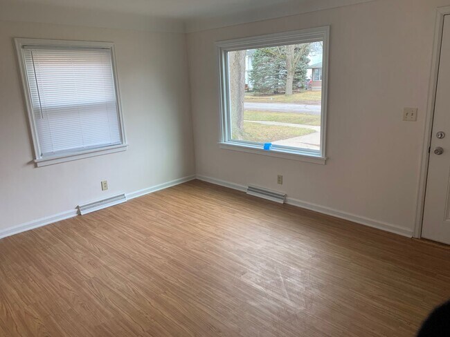 Building Photo - 3 Bedroom home in great neighborhood!