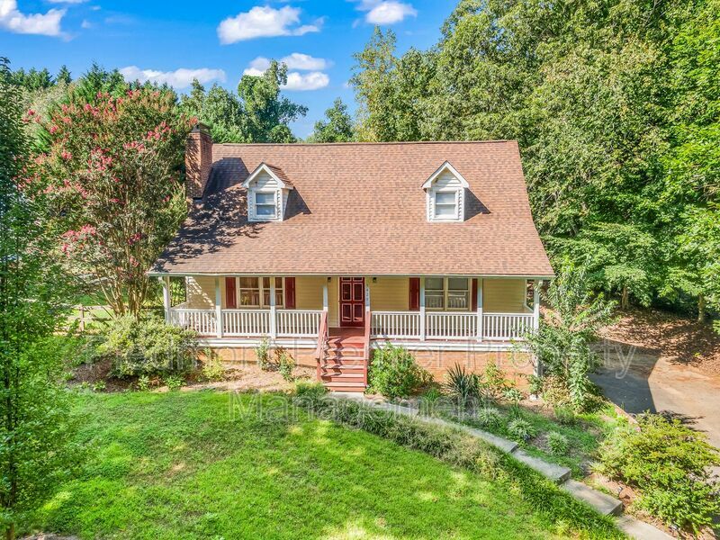 Foto principal - 3428 Hunting Creek Dr