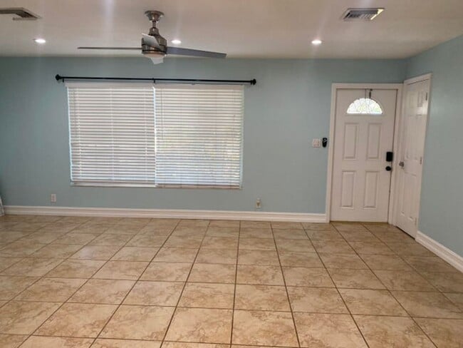 Foto del edificio - 3436 Housatonic Dr