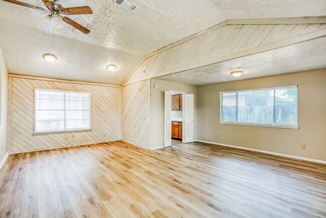 Foto del edificio - 8403 Quail Burg Ln
