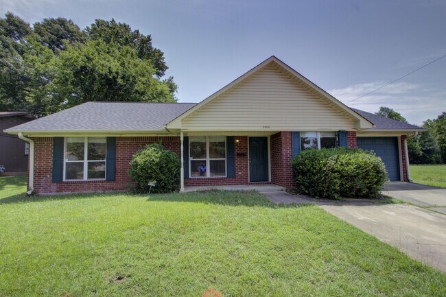 Building Photo - 3508 Sabine Ave