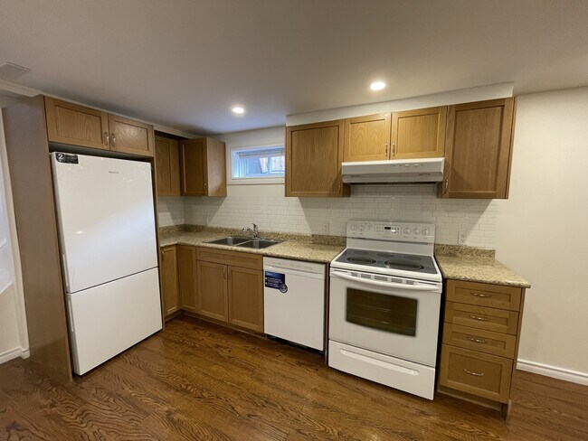 Cuisine équipée avec lave-vaisselle - 2634 Widemarr Rd