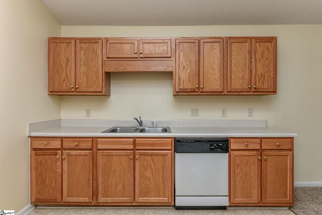 Building Photo - 508 Pelham Square Way
