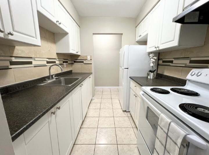 Primary Photo - Erb Court Apartments