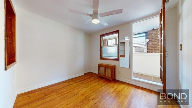 Building Photo - 325 W 88th St