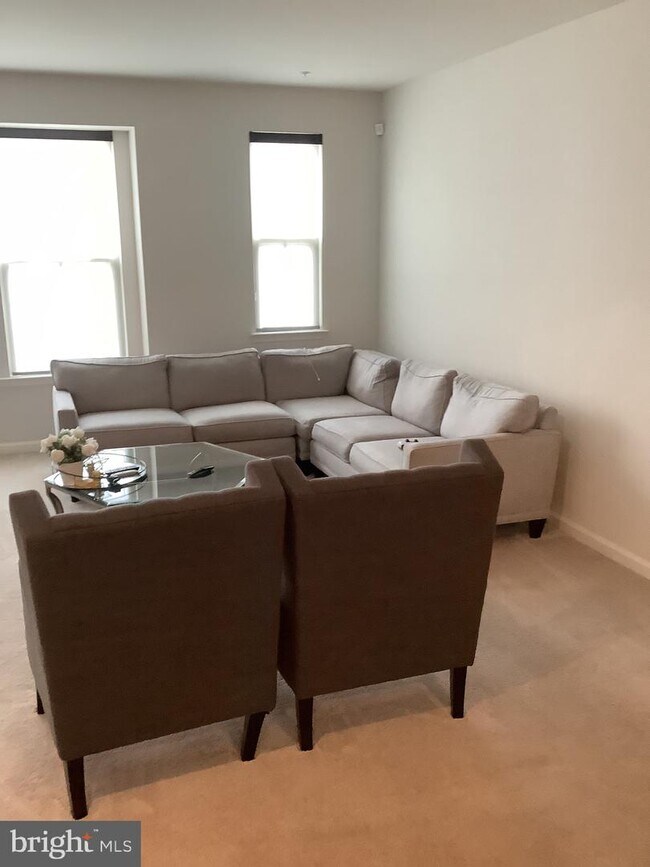 Foto del edificio - 10029 Dorsey Ln