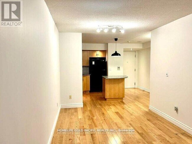 Photo du bâtiment - 250 Wellington St W