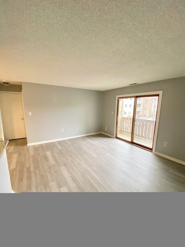 Building Photo - 1208 Ravens Crest Dr