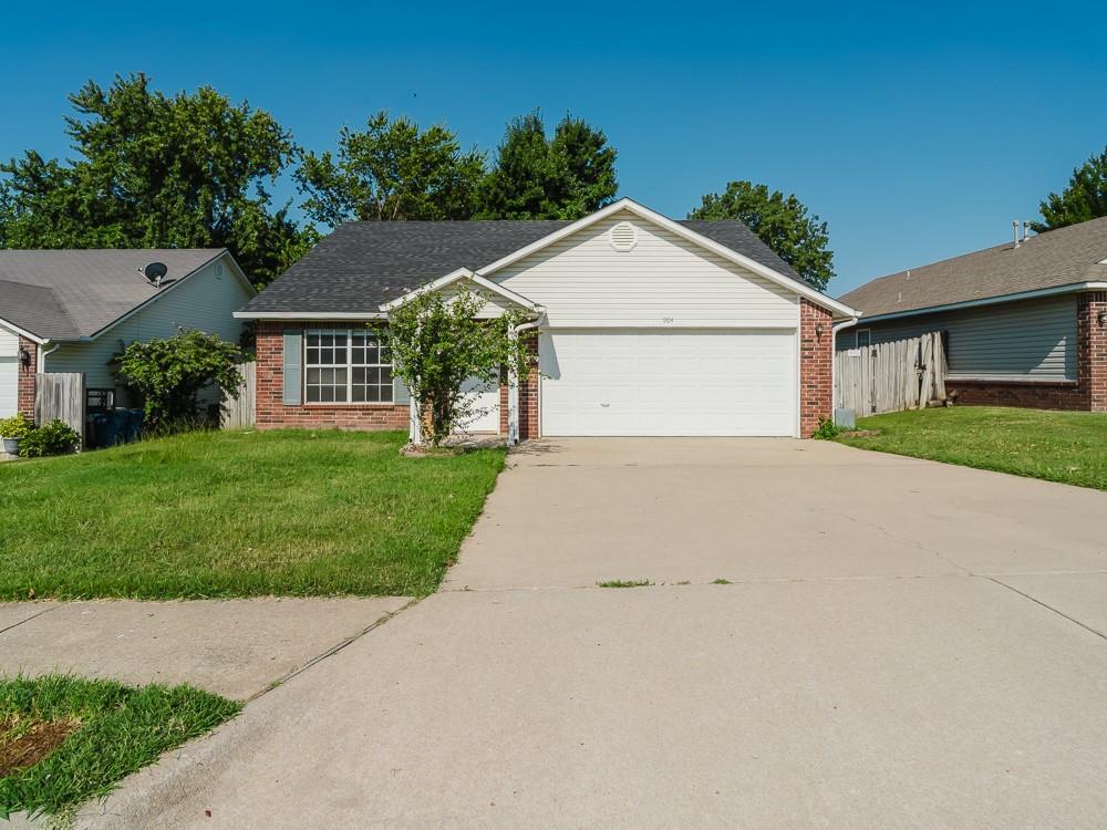 Foto principal - 904 SW Krug Rd