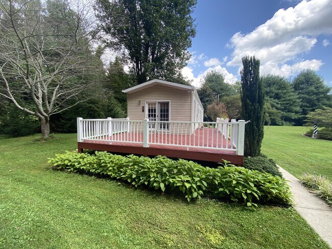 Foto del edificio - 2075 Walnut Cove Rd