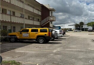 Building Photo - 1481 NE Miami Gardens Dr
