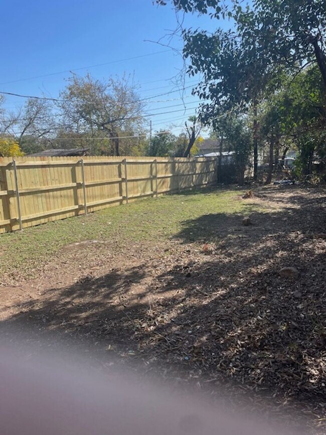 Foto del edificio - 3536 S Littlejohn Ave