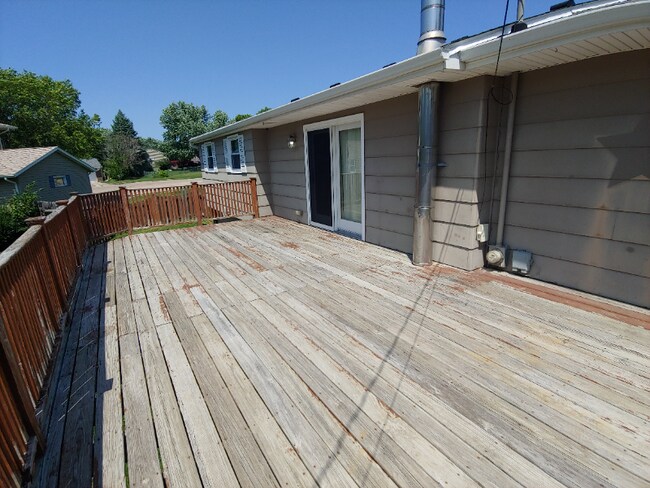 Building Photo - 3520 Sunny Hill Dr