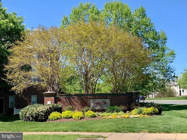 Photo - 20301 Beechwood Terrace Apartment