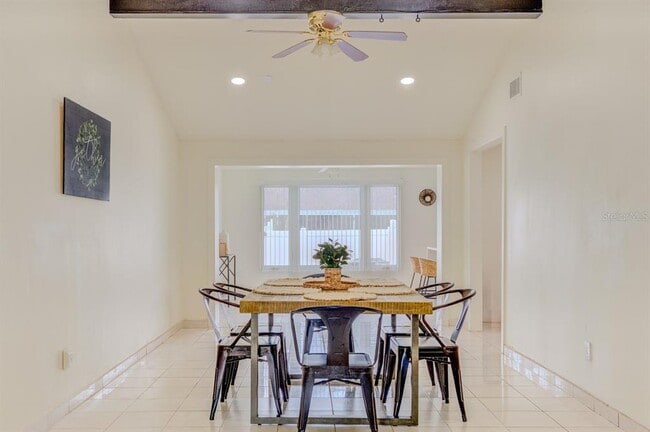 Foto del edificio - 8541 Briar Grove Cir