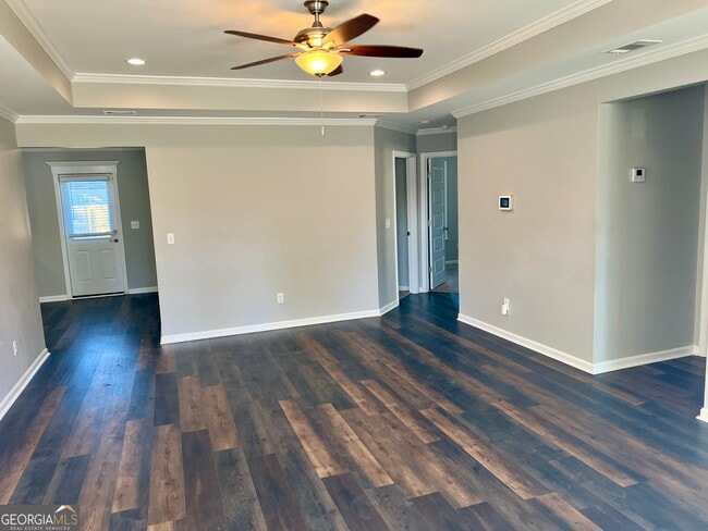 Building Photo - 1825 Chestnut Dr