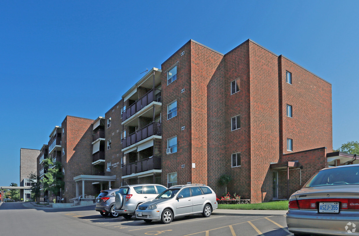 Primary Photo - Mapleview Apartments
