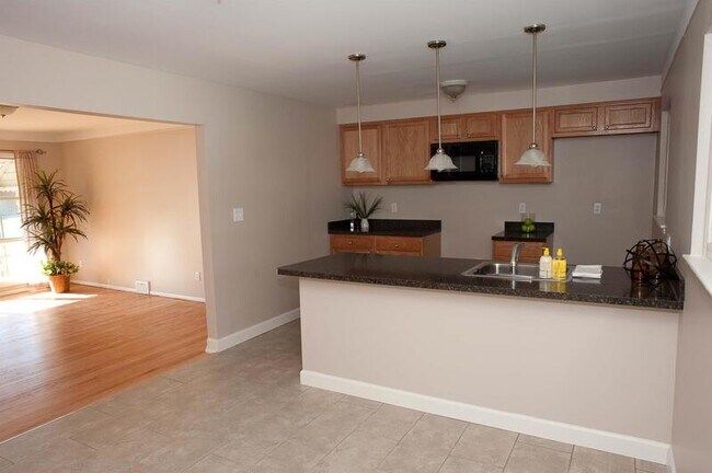 Building Photo - 244 N Venoy Rd