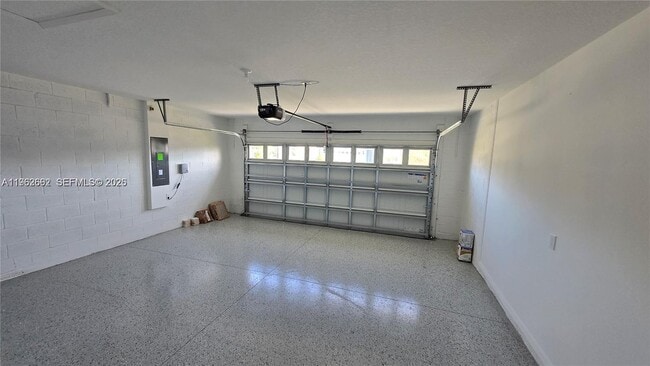 Foto del edificio - 487 Pine Tree Blvd