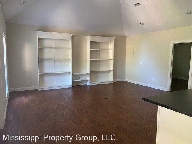 Foto del edificio - 3 br, 3 bath House - 2325 University Avenue