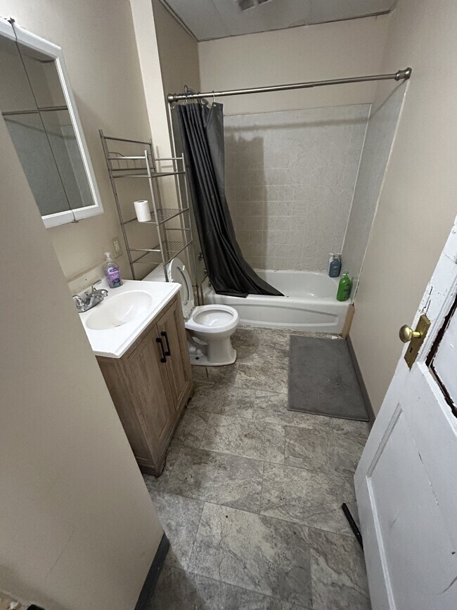 Foto del edificio - 91 Englewood Ave