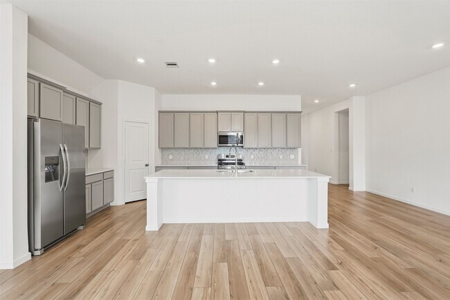 Foto del edificio - 6407 Amberwood Dr