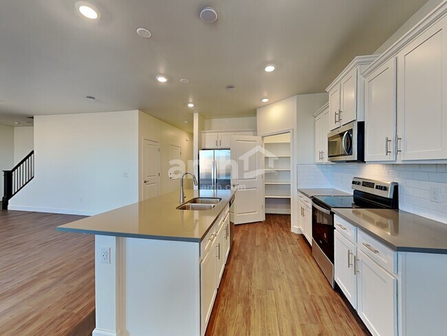 Building Photo - 7499 S Via Bombachas