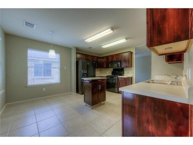 Building Photo - 11616 Paul E Anderson Dr