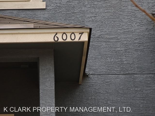Foto del edificio - 3 br, 2.5 bath House - 6007 JAX WAY #102