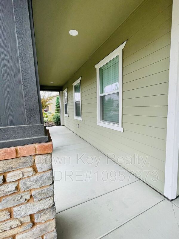 273 Grazia Ave, Tracy, CA 95391 Condo for Rent in Tracy, CA