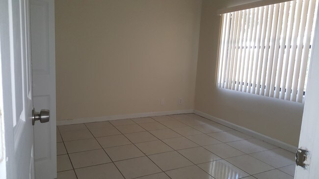 Building Photo - 11633-11641 Royal Palm Blvd